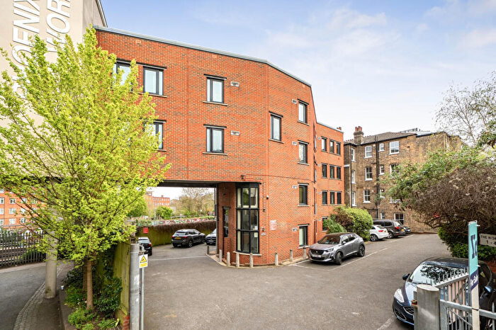 2 Bedroom Apartment For Sale In Bird In Hand Mews, London, SE23