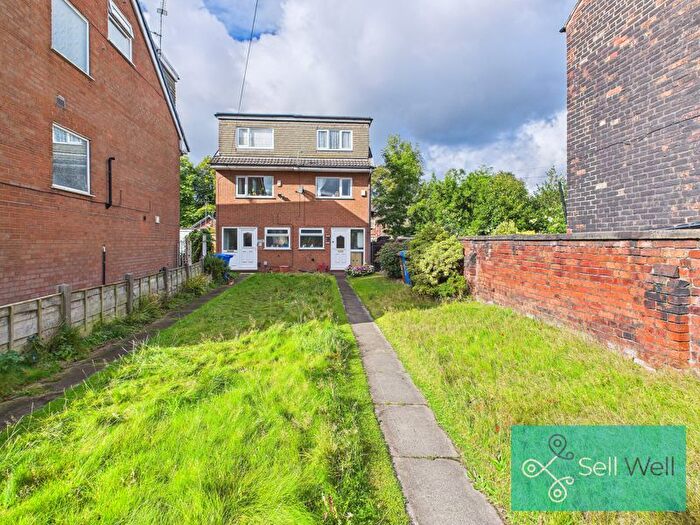 3 Bedroom Semi-detached House For Sale In Worsley Road, Eccles, Manchester, M30
