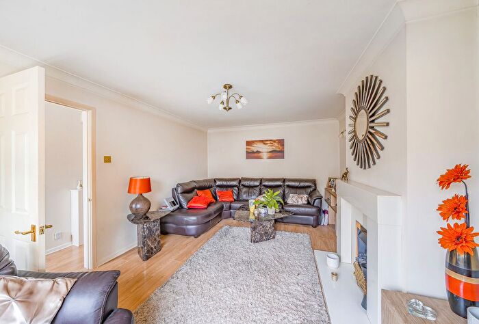 2 Bedroom Bungalow For Sale In Heather Avenue, Frampton Cotterell, Bristol, Gloucestershire, BS36