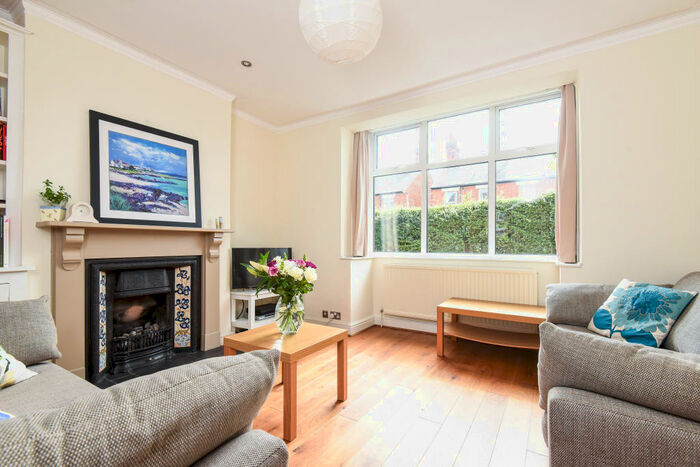 4 Bedroom Semi-Detached House To Rent In Lime Walk, Headington, OX3