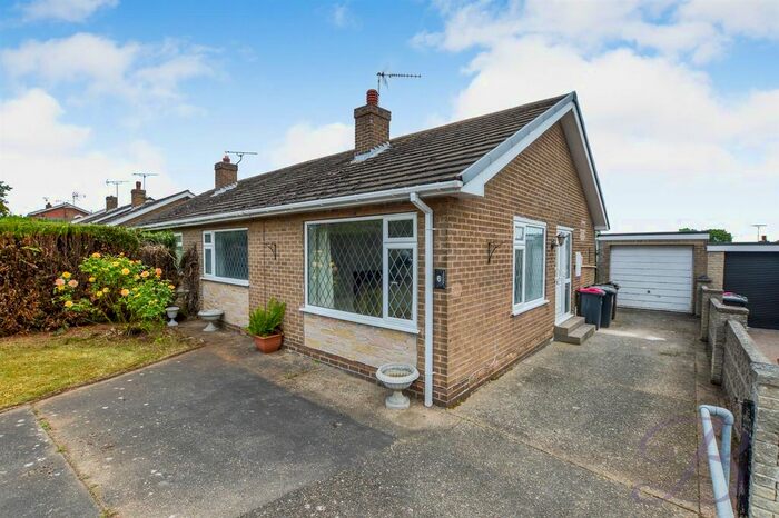2 Bedroom Semi-Detached Bungalow To Rent In Rockfield Drive, Woodsetts, Worksop, S81