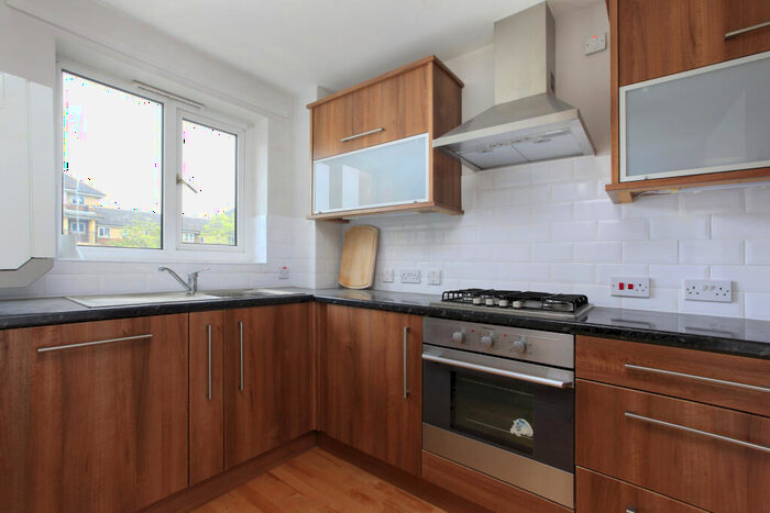 1 Bedroom Flat To Rent In Verona Court, St James's Drive, London, SW12