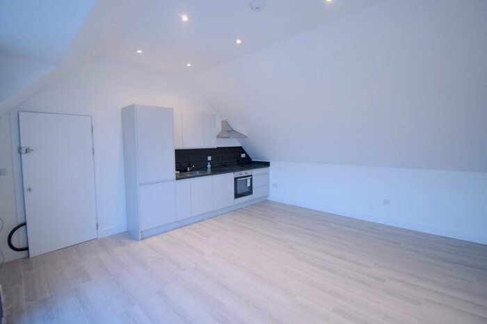 1 Bedroom Flat To Rent In Central Hill, London, SE19