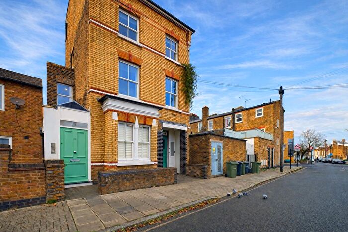 1 Bedroom Flat For Sale In Combermere Road, London, SW9