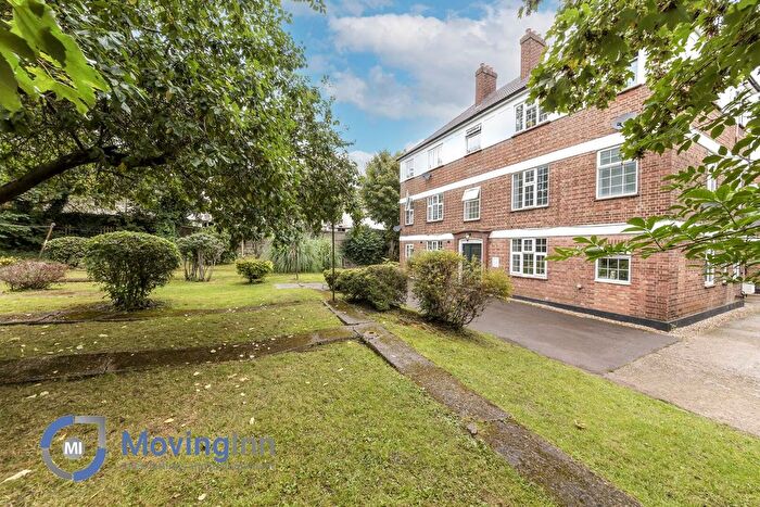 2 Bedroom Flat For Sale In Elder Gardens, West Norwood, SE27