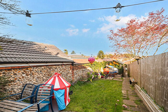 2 Bedroom End Of Terrace House For Sale In Farnborough Road, Farnham, GU9