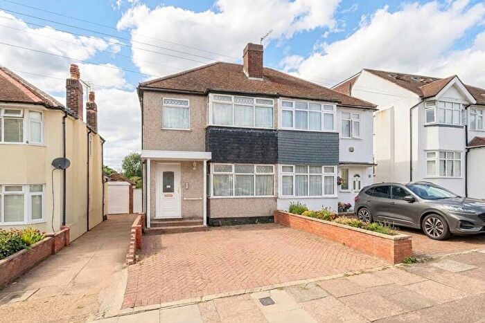4 Bedroom Semi Detached House For Sale In Wyre Grove, Edgware, HA8