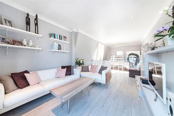 3 Bedroom Apartment To Rent In Park Road, St John's Wood, London, NW8