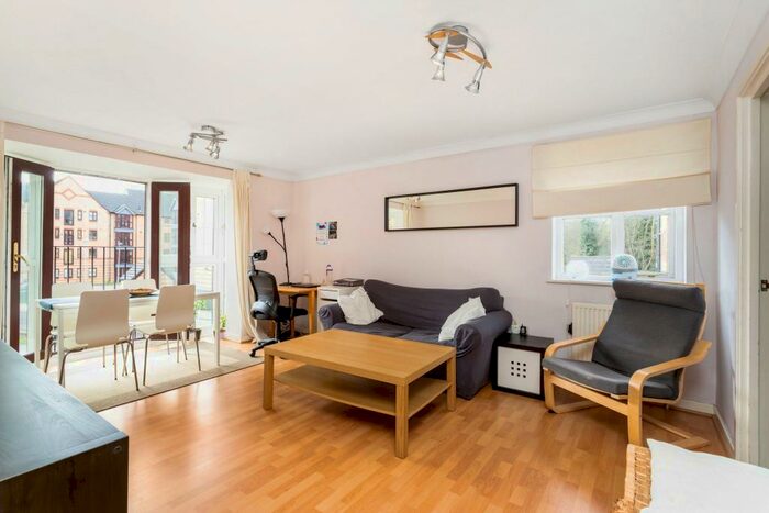 2 Bedroom Flat To Rent In Wellington Way, London, E3