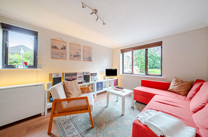 1 Bedroom Apartment For Sale In Durham Avenue, Bromley, BR2