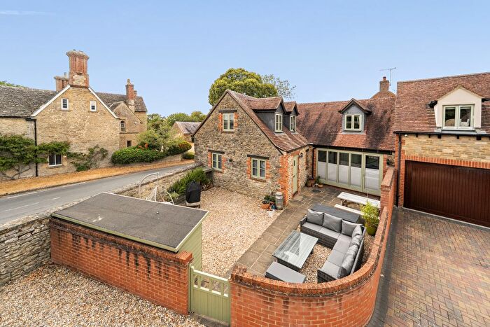 3 Bedroom Semi Detached House For Sale In Stanton Court, Trenchard Road, Swindon, SN6