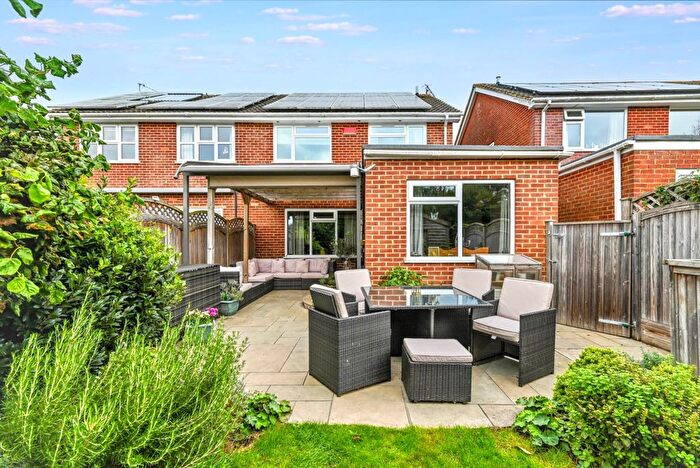 3 Bedroom Semi-Detached House For Sale In Shalmsford Street, Chartham, CT4