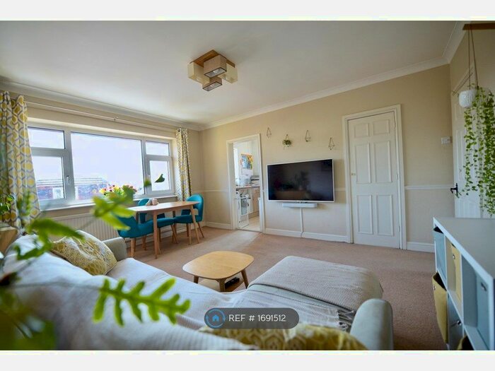 2 Bedroom Maisonette To Rent In Westerham Drive, Sidcup, DA15