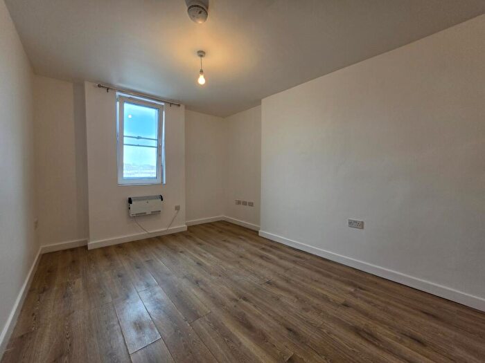 1 Bedroom Flat To Rent In New England Road, Brighton, East Sussex, BN1