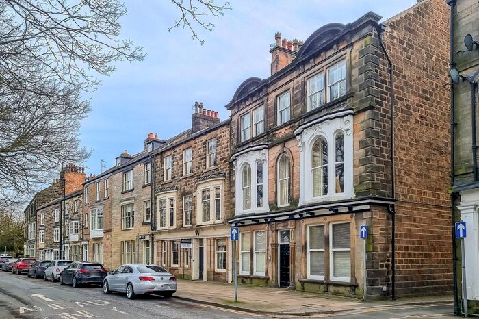 2 Bedroom Flat To Rent In Regent Parade, Moss Grange, HG1