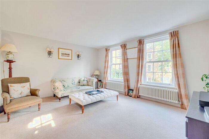 4 Bedroom Terraced House To Rent In Steeple Close, Fulham, London, SW6