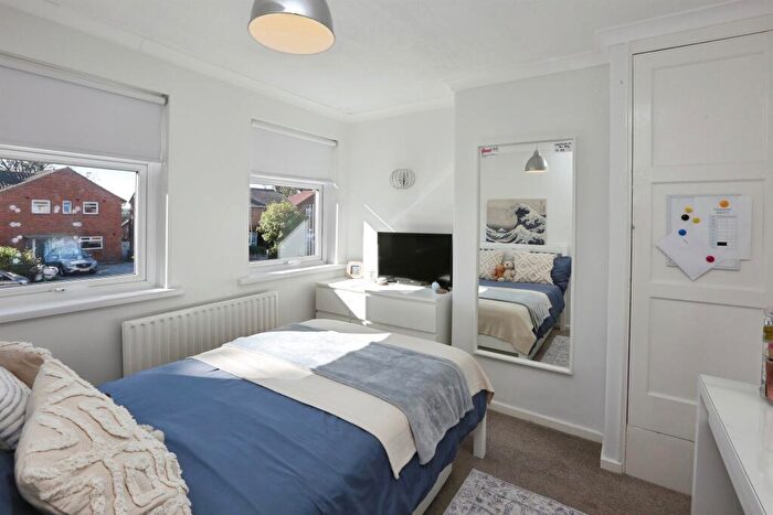 2 Bedroom Semi-Detached House For Sale In Tukes Avenue, Gosport, PO13