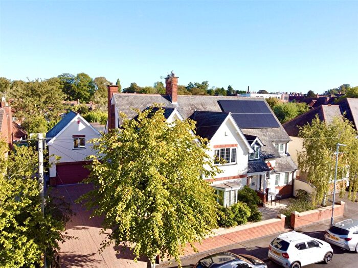 6 Bedroom Detached House For Sale In Priesthills Road, Hinckley, Leicestershire, LE10
