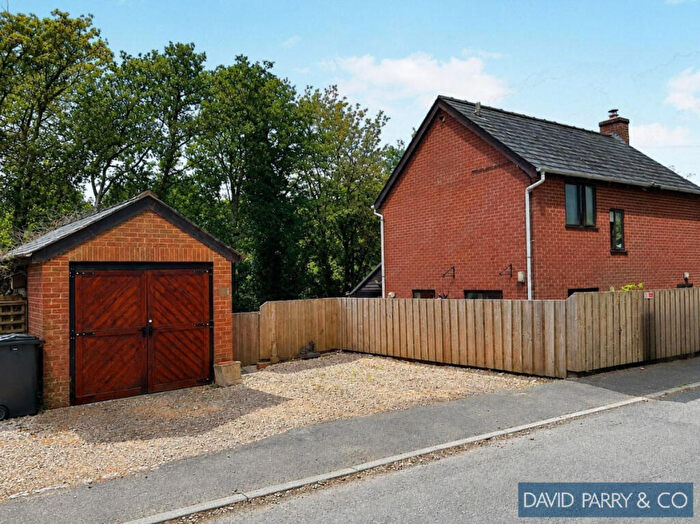2 Bedroom Detached House For Sale In Kinsley Road Knighton, LD7