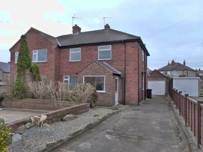 3 Bedroom Semi-Detached House To Rent In Kingsley Drive, Harrogate, HG1