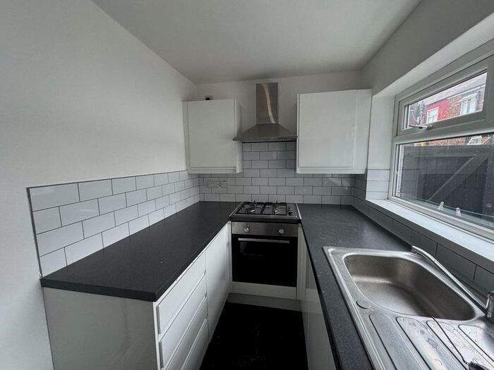 2 Bedroom End Of Terrace House To Rent In Seaford Road, Salford, M6
