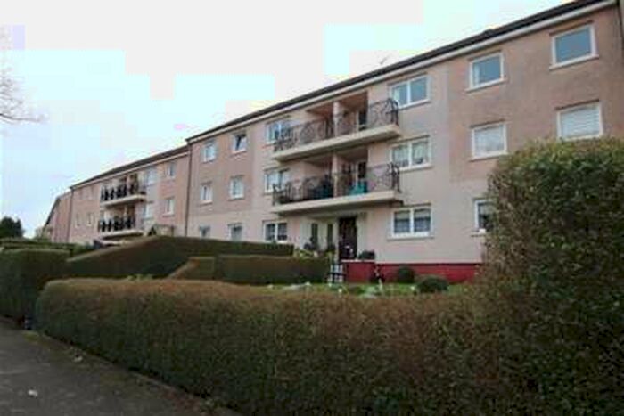 3 Bedroom Flat To Rent In Drumry Road East, Drumchapel, G15