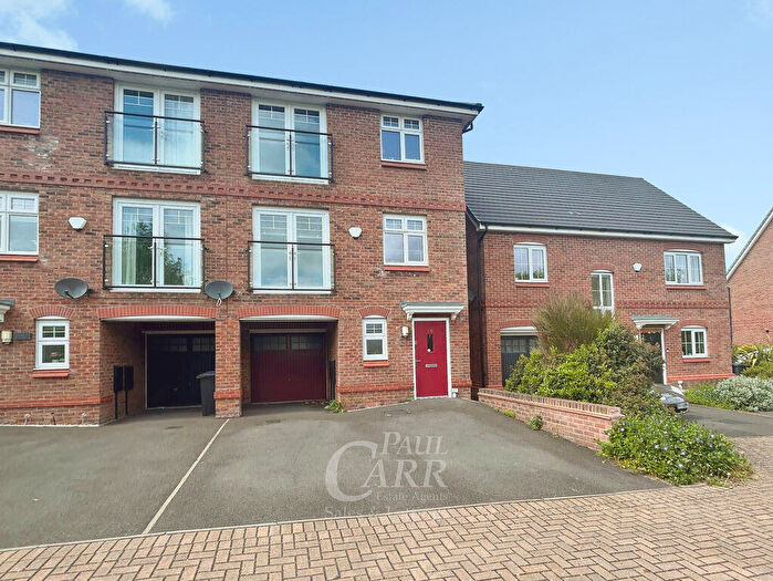 4 Bedroom Semi-Detached House For Sale In Evered Close, Smethwick, Birmingham, B66