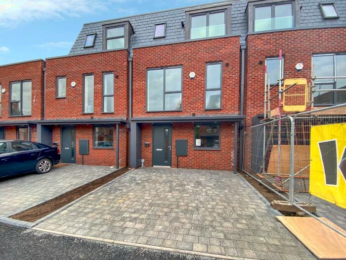 3 Bedroom Mews To Rent In Forge Close, Mansell Street, Stratford-upon-Avon, CV37