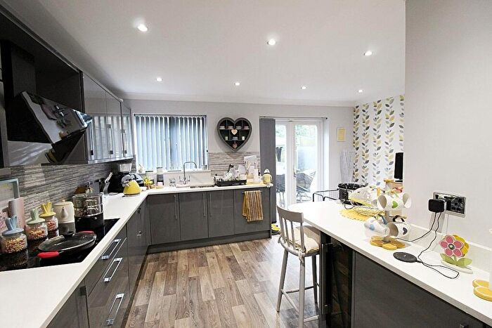 4 Bedroom Detached House For Sale In Middlewood Drive, Scholes, Rotherham, S61