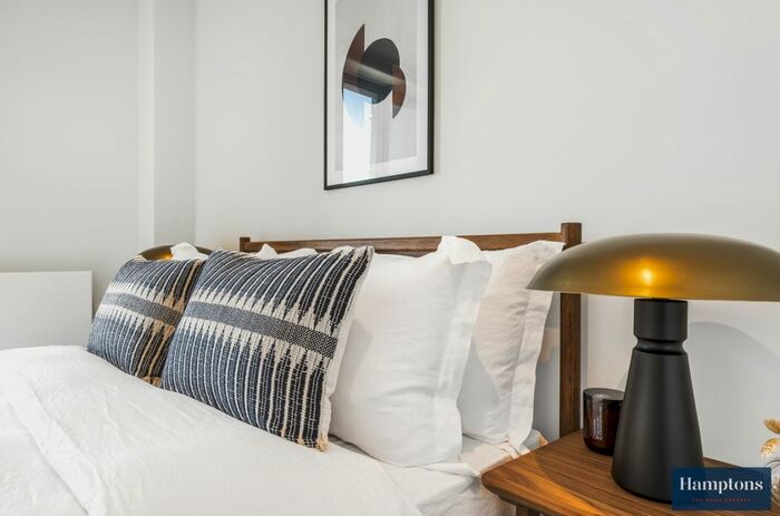 3 Bedroom Flat To Rent In George Street, Croydon, CR0