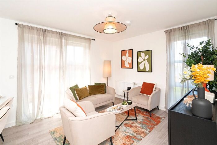 1 Bedroom Flat For Sale In Flat Parkside, St Albans Road, Watford, WD25