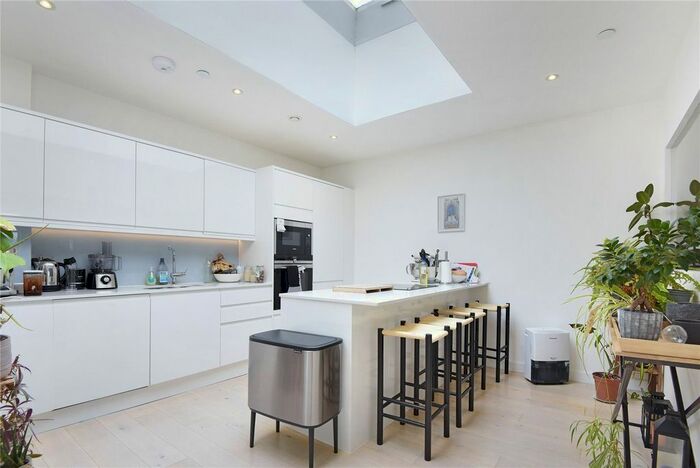 2 Bedroom Flat To Rent In St. James's Road, Bermondsey, SE1