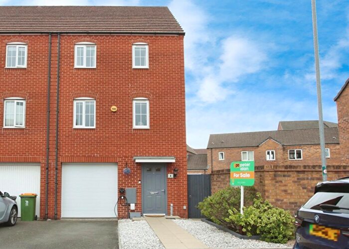 3 Bedroom Town House For Sale In Lysaght Gardens, Newport, NP19