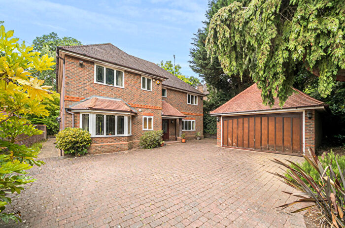 6 Bedroom Detached House For Sale In Brackendale Road, Camberley, Surrey, GU15