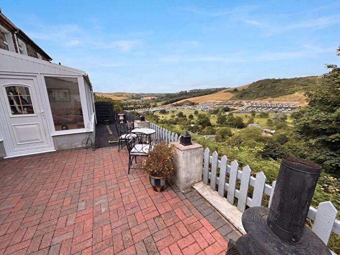 3 Bedroom Semi-Detached House For Sale In Fforddlas, Llanrhystud, SY23