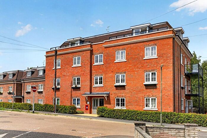 3 Bedroom Flat For Sale In Bloomsbury House, Mill Road, Epsom, KT17