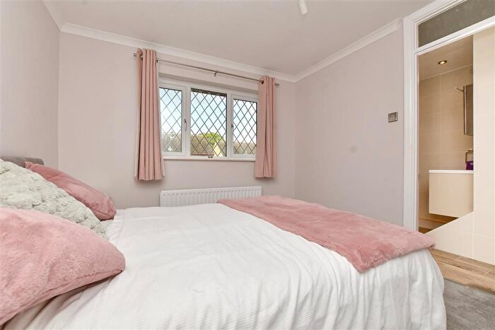 4 Bedroom Detached House For Sale In The Rise, Tadworth, Surrey, KT20