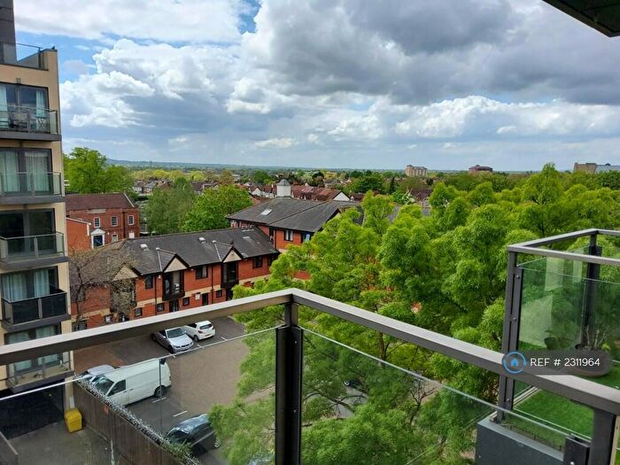 2 Bedroom Flat To Rent In High Street, Slough, SL1