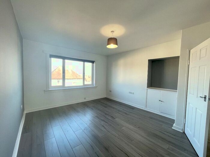 2 Bedroom Flat To Rent In Braeside Drive, Barrhead, East Renfrewshire, G78