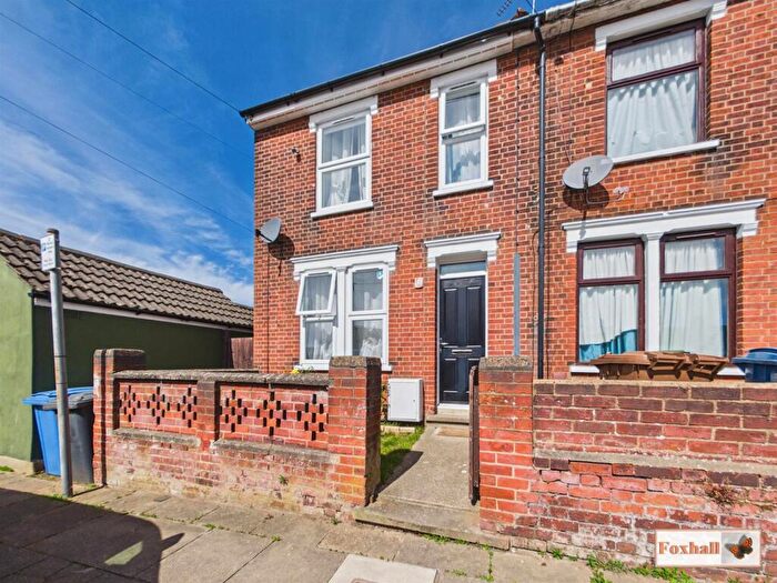 3 Bedroom End Of Terrace House For Sale In Hill House Road, Ipswich, IP3