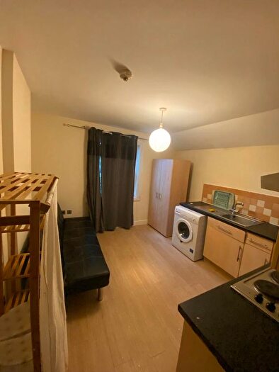 Studio To Rent In High Road, London, NW10