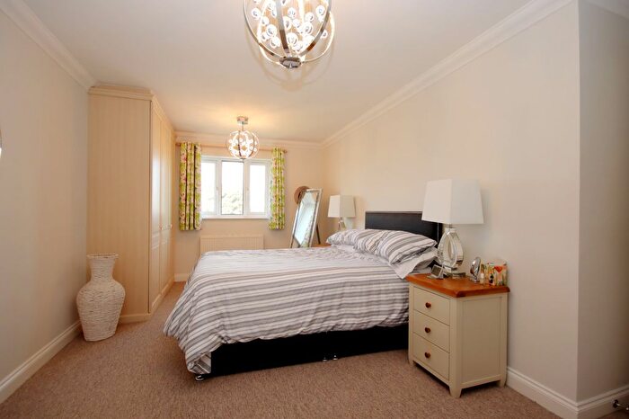 1 Bedroom Flat For Sale In Hurst Road, Milford On Sea, SO41