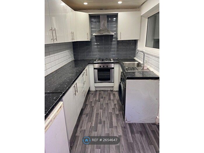3 Bedroom Terraced House To Rent In Bedroom House - Hannah Street Longsight, Manchester, M12
