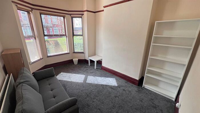 1 Bedroom Flat To Rent In Victoria Road, Levenshulme, M19