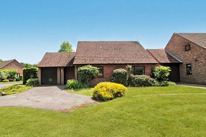2 Bedroom Bungalow To Rent In Rowledge, Farnham, Surrey, GU10