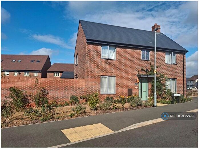 4 Bedroom Detached House To Rent In Purssell Road, Aylesbury, HP22
