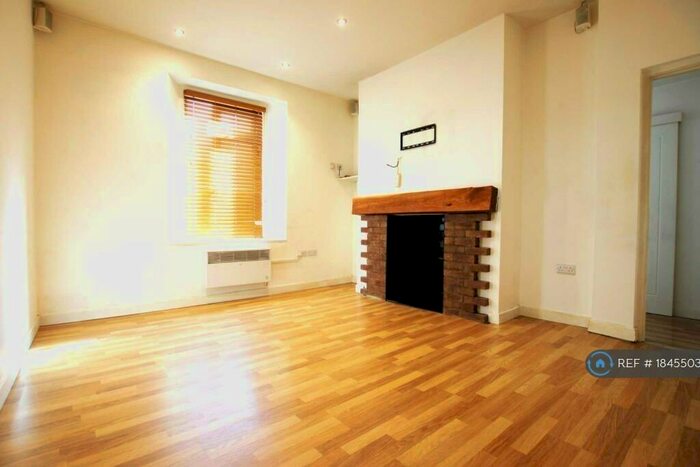 2 Bedroom Flat To Rent In Burlington Street, Weston-Super-Mare, BS23