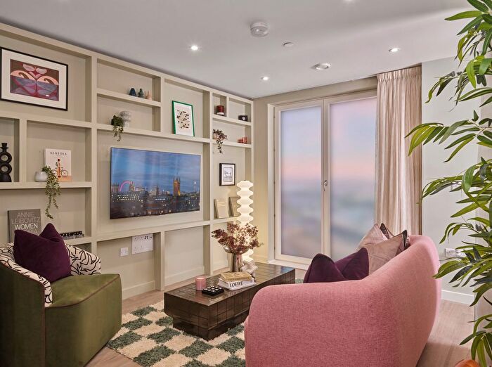 1 Bedroom Flat For Sale In "Type _" At Fielders Crescent, Barking, IG11