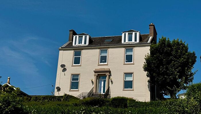 3 Bedroom Flat For Sale In Bute Terrace, Millport, KA28