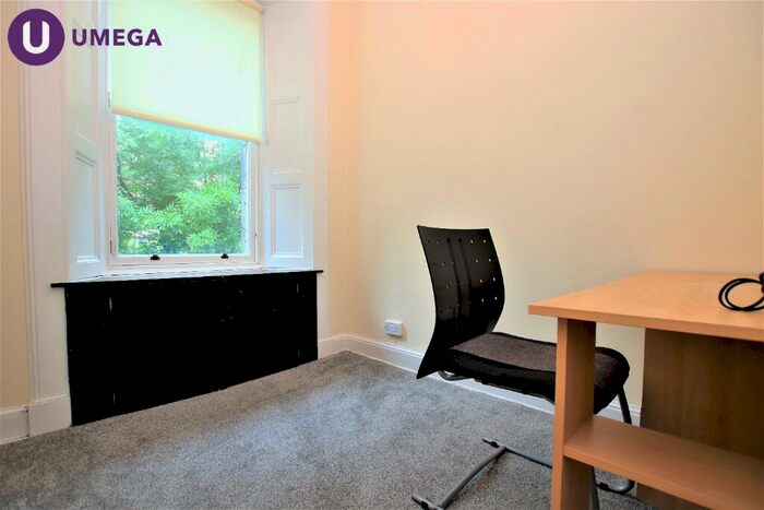 2 Bedroom Apartment To Rent In Brougham Place, Tollcross, Edinburgh, EH3
